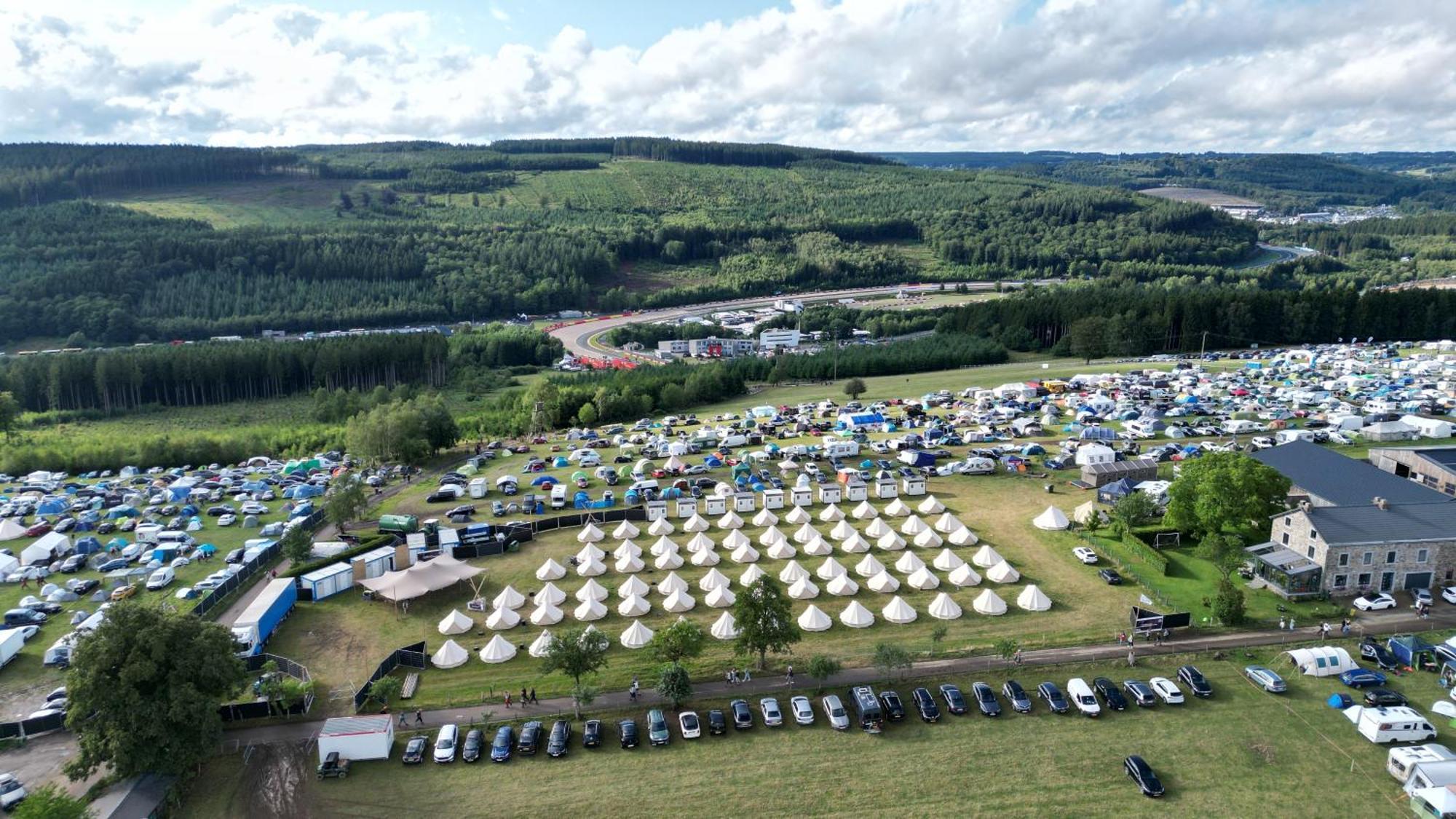 Grandprixcamp Closest To The Track Including Track View Stavelot Kültér fotó