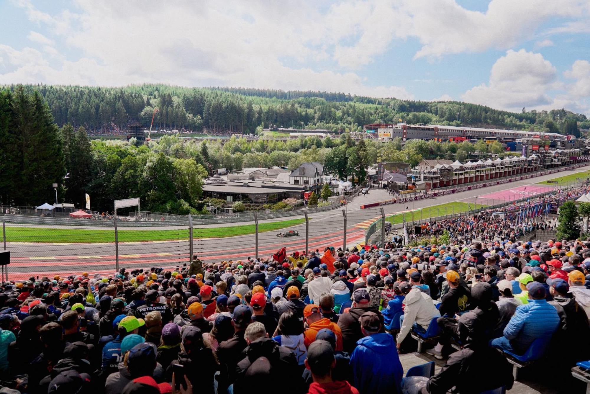 Grandprixcamp Closest To The Track Including Track View Stavelot Kültér fotó